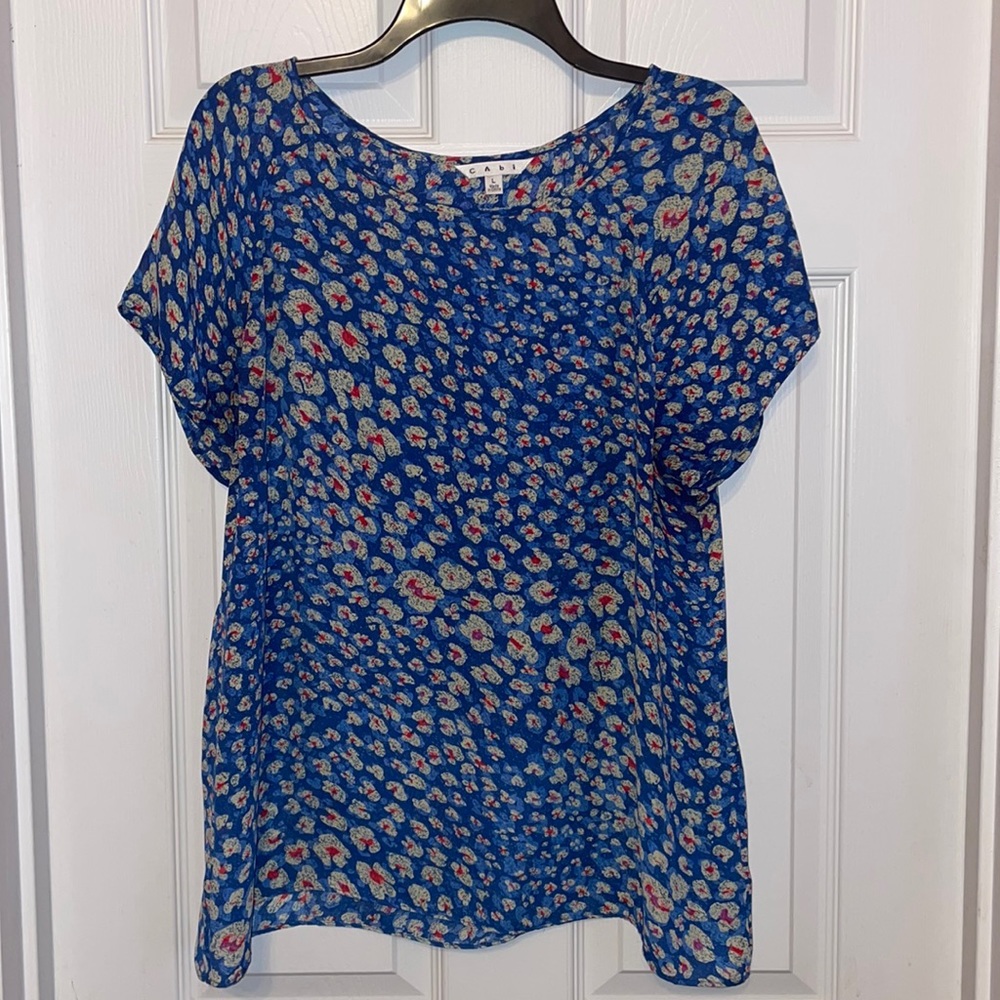 Cabi Blue Floral Crossover Button Back Top